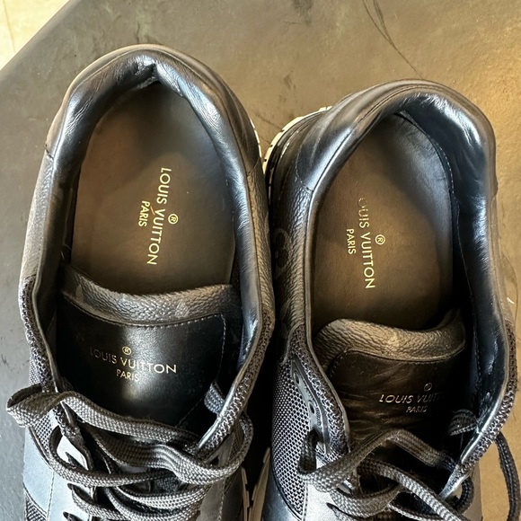 Louis Vuitton Men Sneaker - Picture 3 of 7